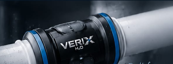 VERIXX H2O push-fit fitting with blue confirmation rings on pipe